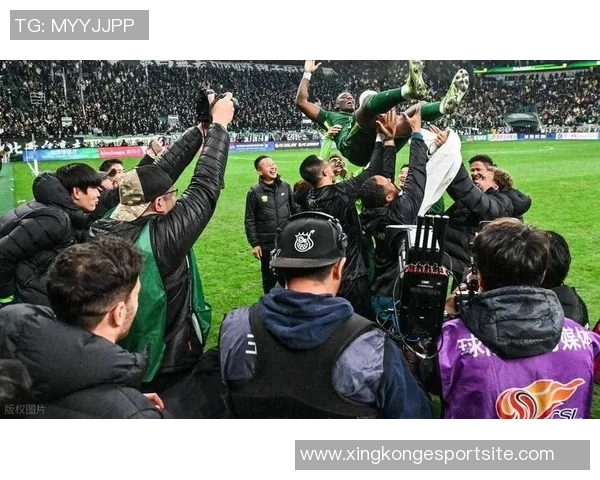 法比奥逆袭成中超金靴赛后感动落泪展现真情与坚持